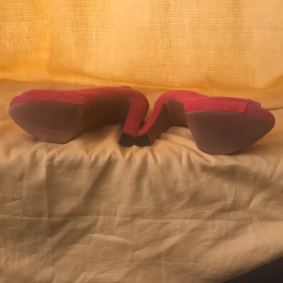 Cute color block chunky heel. - Picture 5 of 5